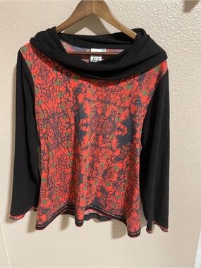 Parsley & Sage Black & Red Patterned Cowl Neck Women's Long Sleeve Top